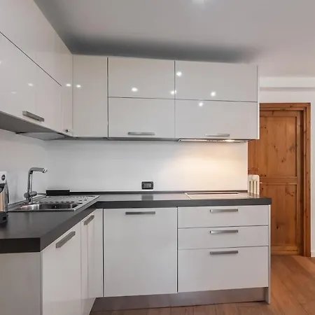 10 Min. Da Courmayeur Elegante Apartment