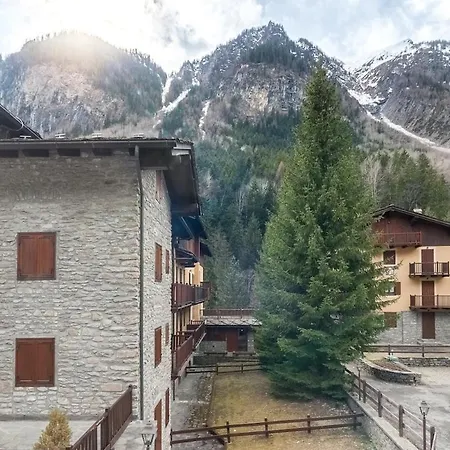 10 Min. Da Courmayeur Elegante